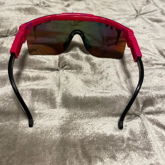 PIT VIPERS - Picture 2 of 4